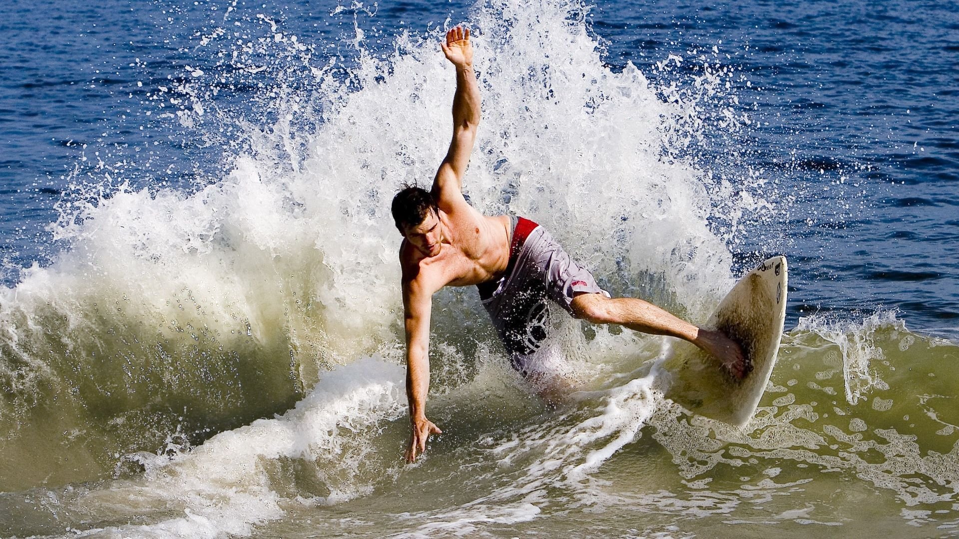 开云体育下载官网-“西甲赛场风云突变，逆势而上的队伍表现亮眼”，西甲出场